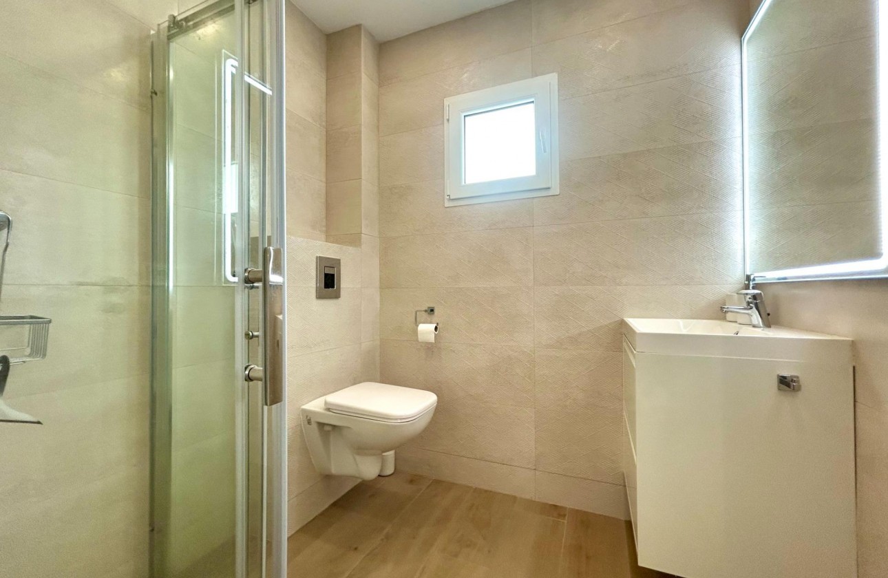 Resale - Apartment - San Miguel de Salinas - Las filipinas