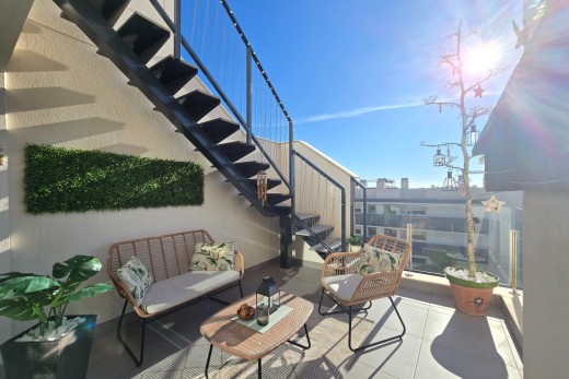 Återförsäljning - Apartment / Flat * - Orihuela Costa - Villamartín *