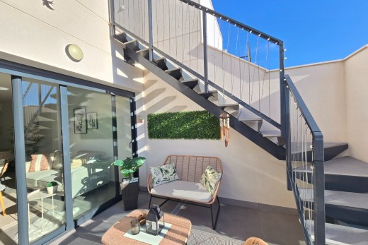 Återförsäljning - Apartment / Flat * - Orihuela Costa - Villamartín *