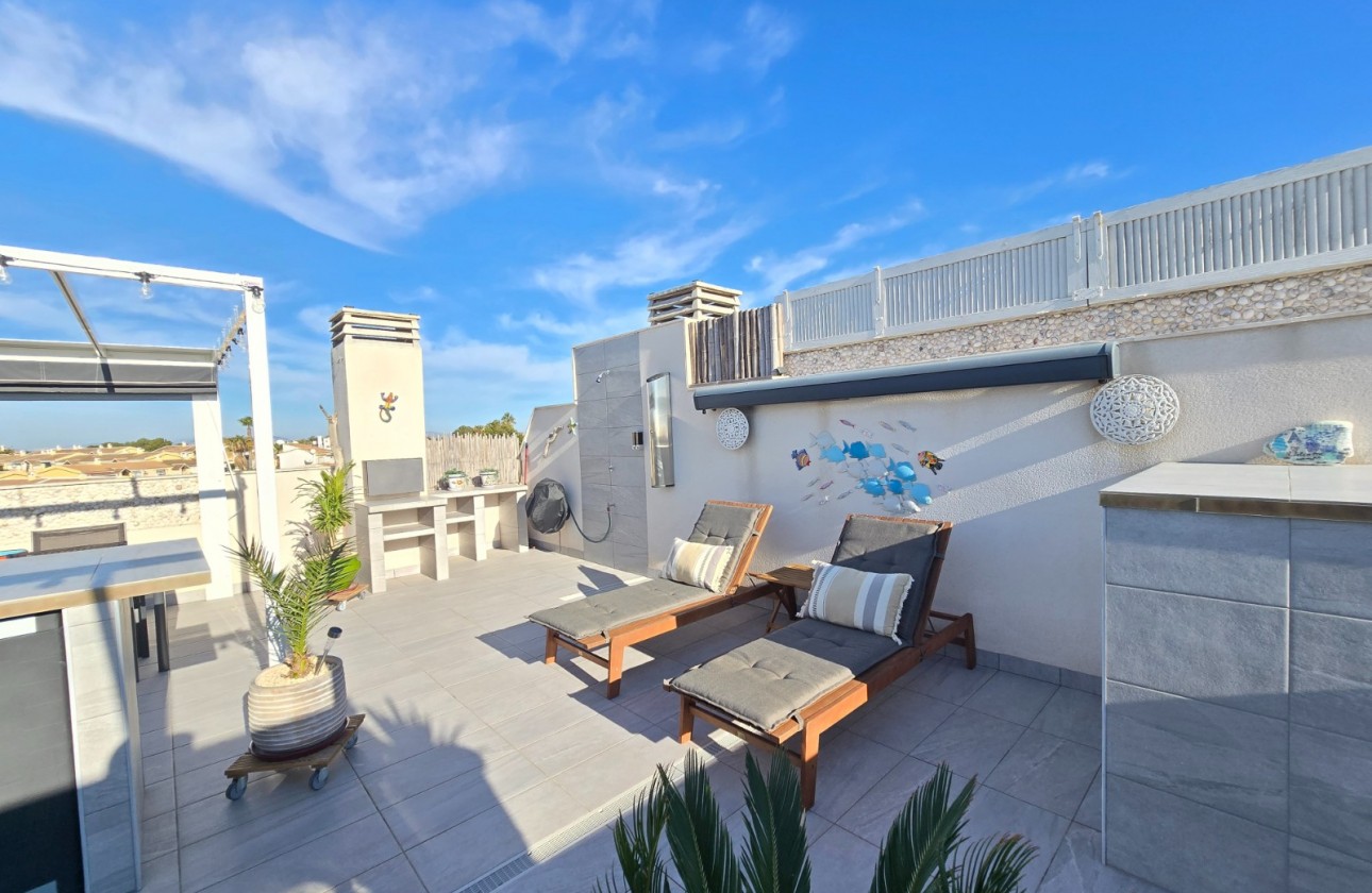 Återförsäljning - Apartment / Flat * - Orihuela Costa - Villamartín *