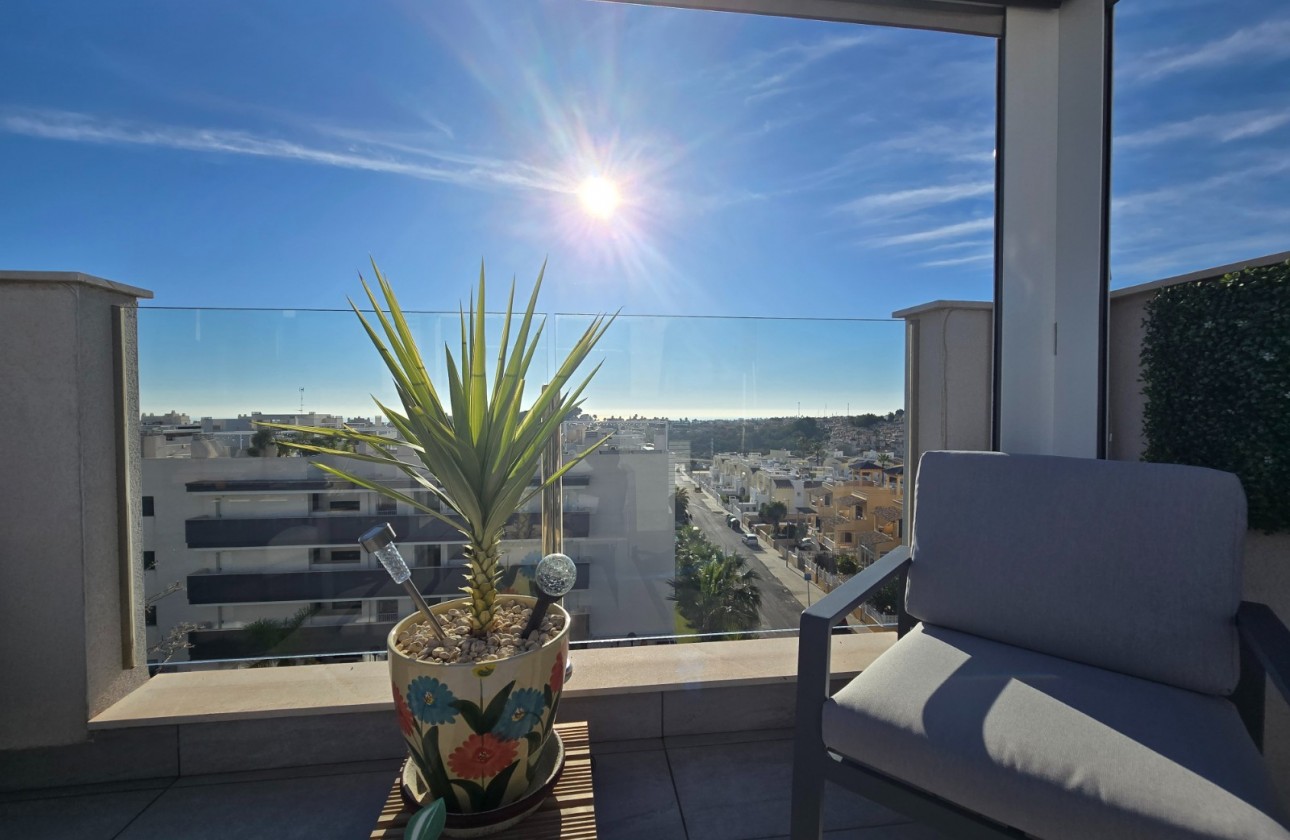 Återförsäljning - Apartment / Flat * - Orihuela Costa - Villamartín *