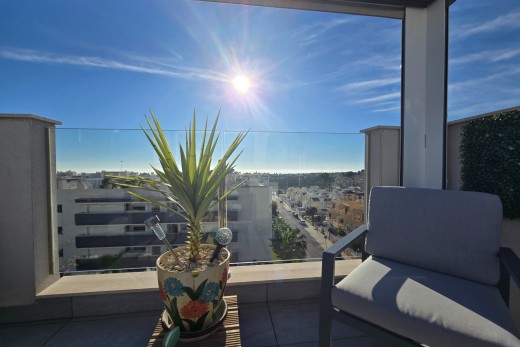 Återförsäljning - Apartment / Flat * - Orihuela Costa - Villamartín *