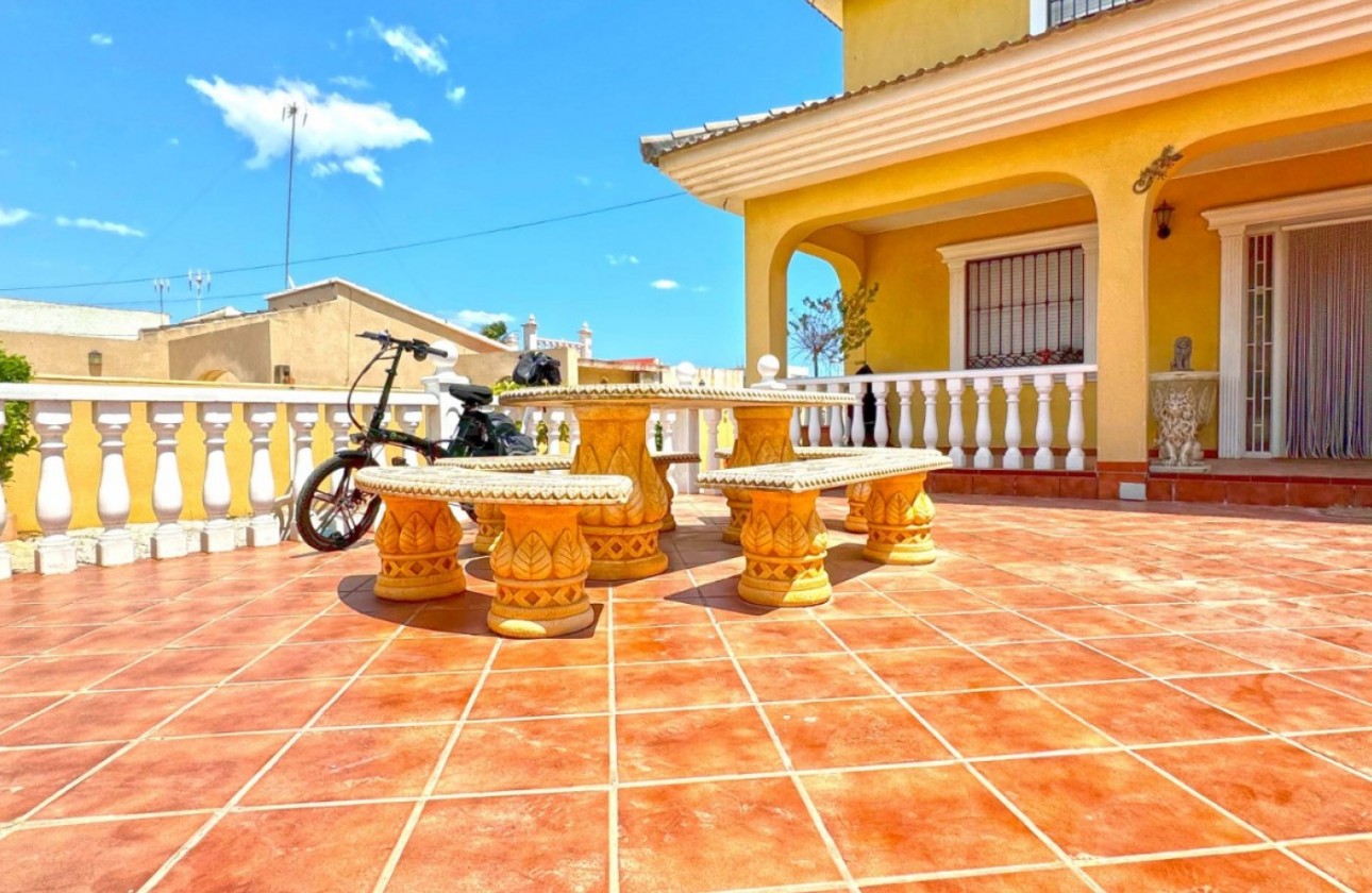 Återförsäljning - Detached Villa - Torrevieja - Los Balcones - Los Altos del Edén