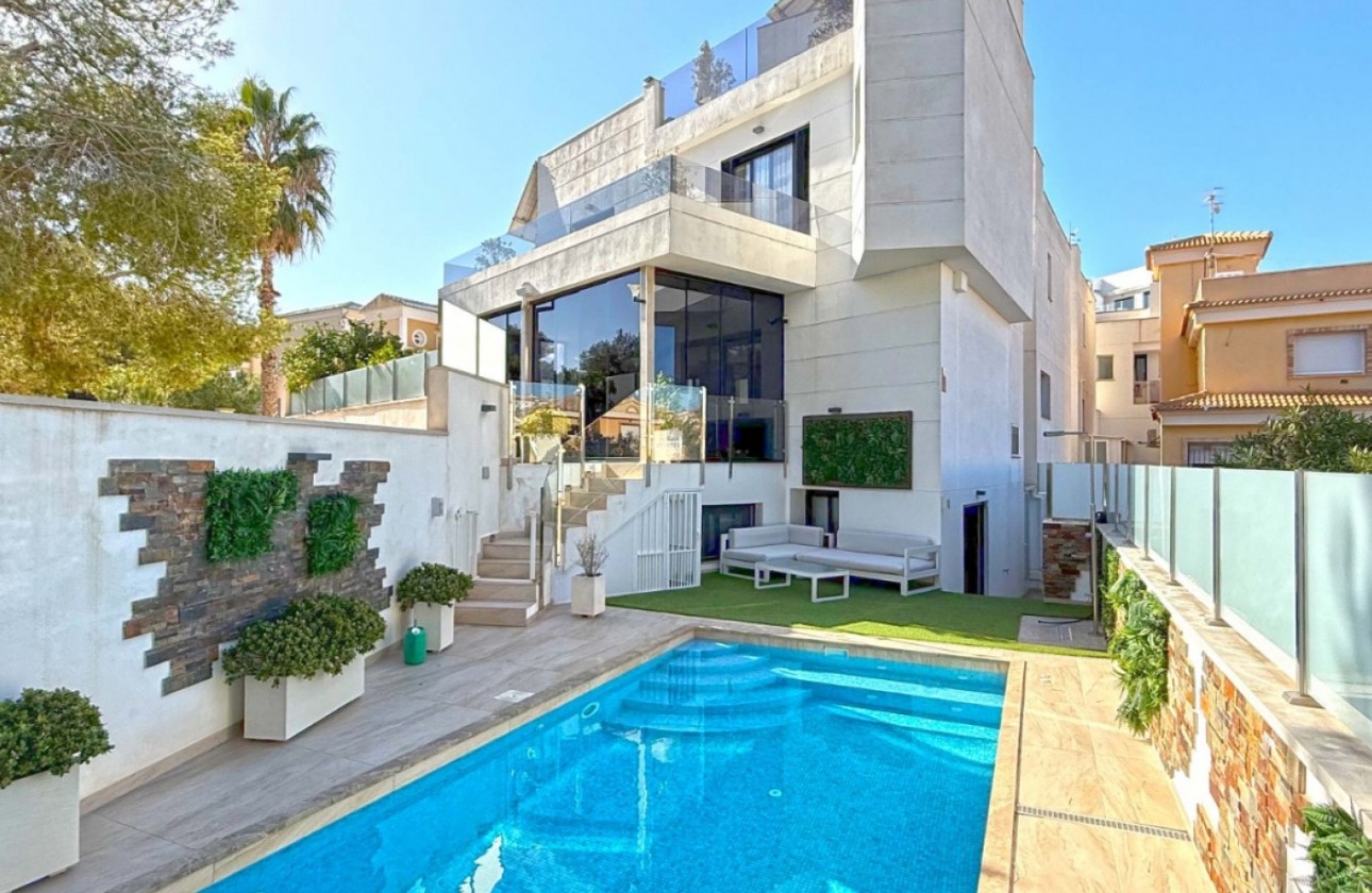 Återförsäljning - Detached Villa - Orihuela Costa - Villamartín