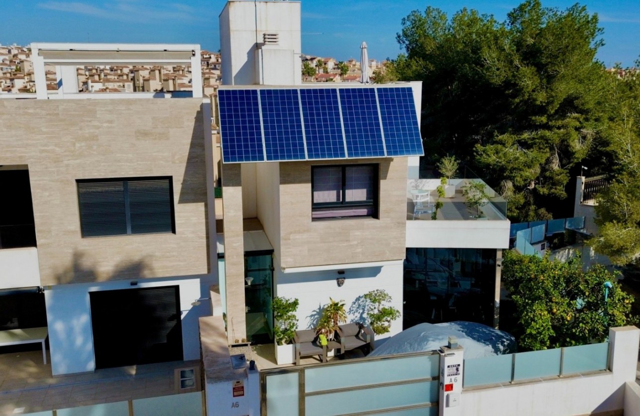 Återförsäljning - Detached Villa - Orihuela Costa - Villamartín