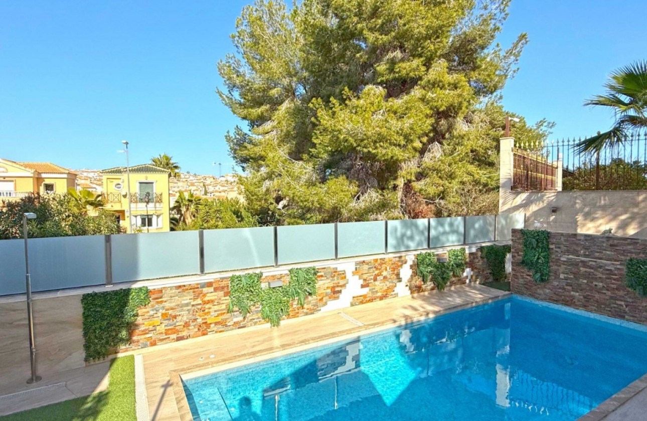 Återförsäljning - Detached Villa - Orihuela Costa - Villamartín