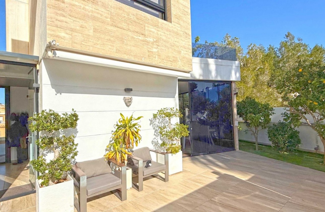 Återförsäljning - Detached Villa - Orihuela Costa - Villamartín