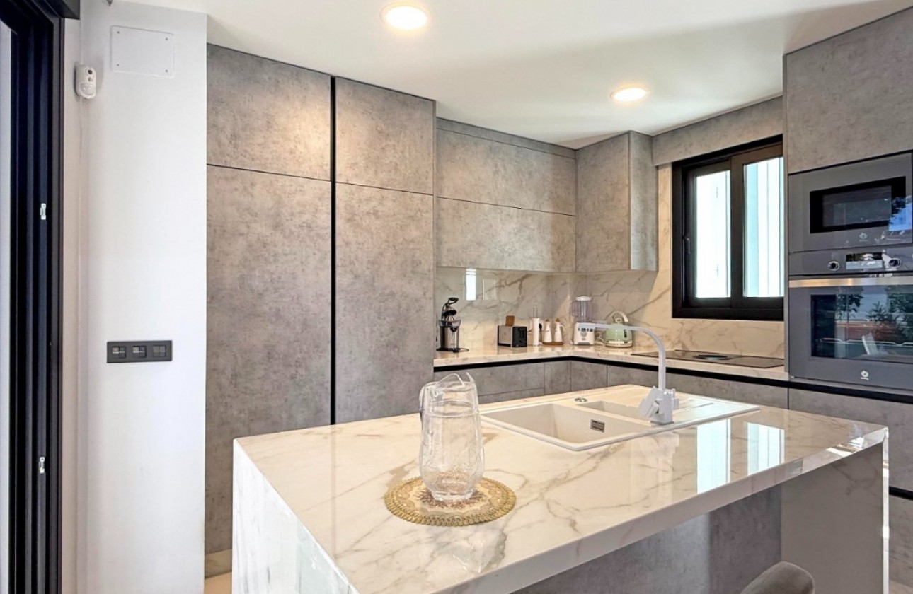 Återförsäljning - Detached Villa - Orihuela Costa - Villamartín