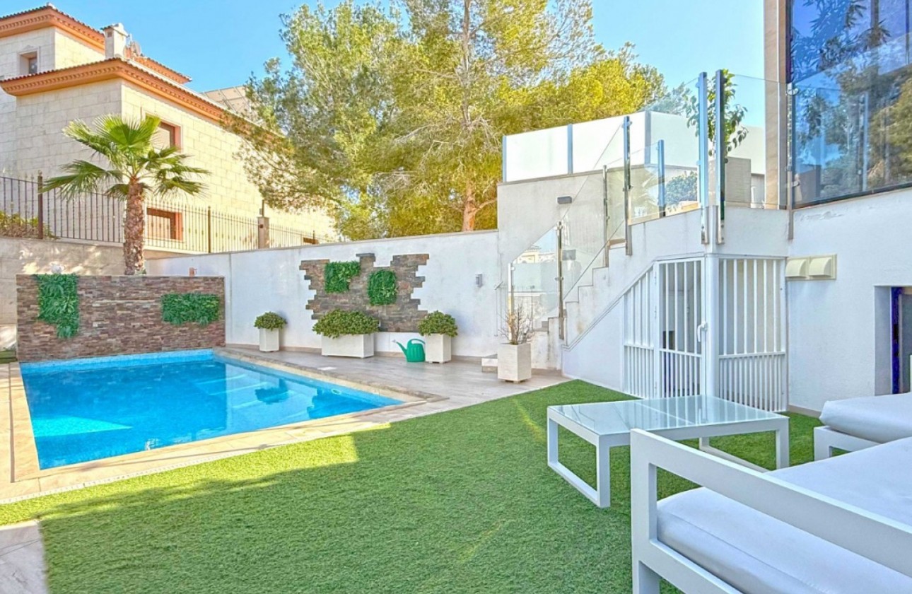 Återförsäljning - Detached Villa - Orihuela Costa - Villamartín