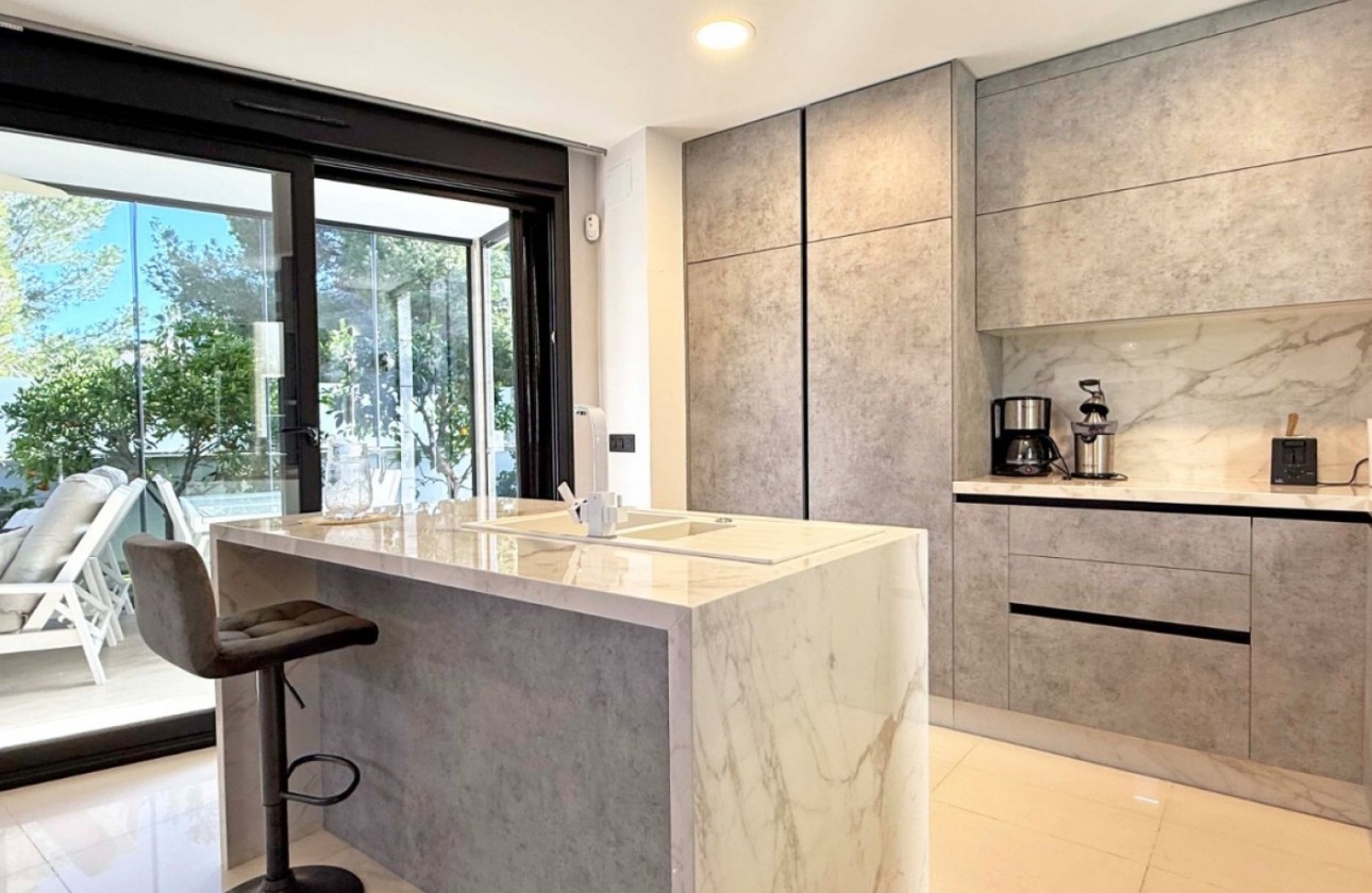 Återförsäljning - Detached Villa - Orihuela Costa - Villamartín