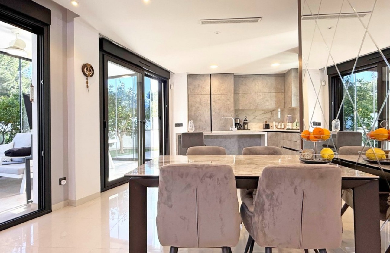 Återförsäljning - Detached Villa - Orihuela Costa - Villamartín