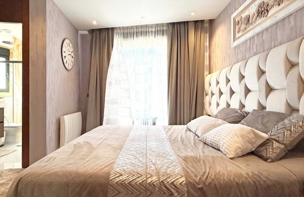 Återförsäljning - Detached Villa - Orihuela Costa - Villamartín