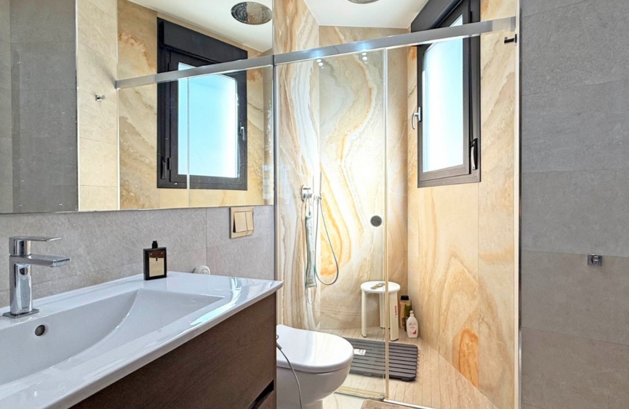 Återförsäljning - Detached Villa - Orihuela Costa - Villamartín