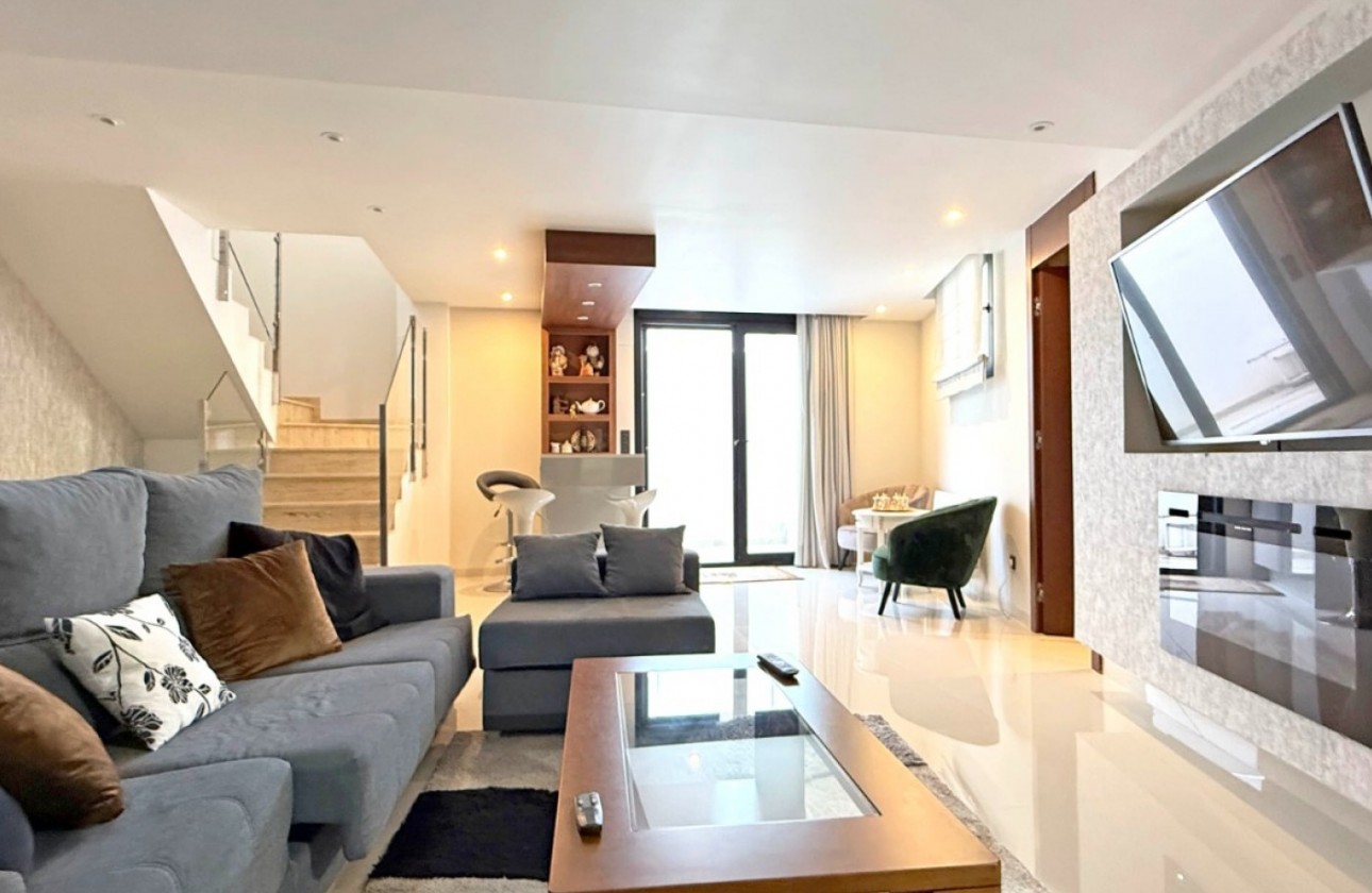 Återförsäljning - Detached Villa - Orihuela Costa - Villamartín