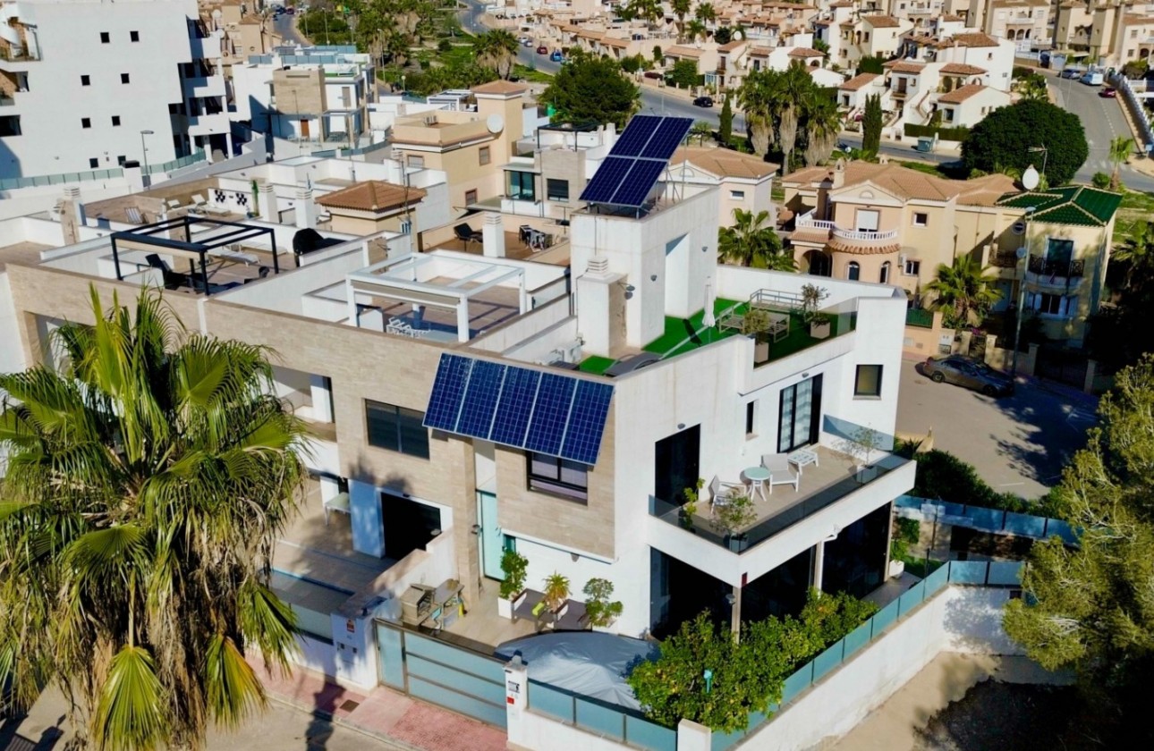 Återförsäljning - Detached Villa - Orihuela Costa - Villamartín