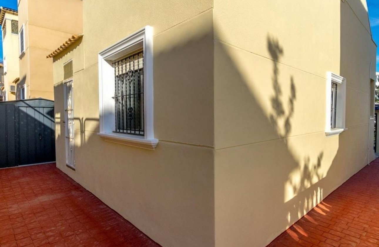 Återförsäljning - Detached Villa - Orihuela Costa - Villamartín