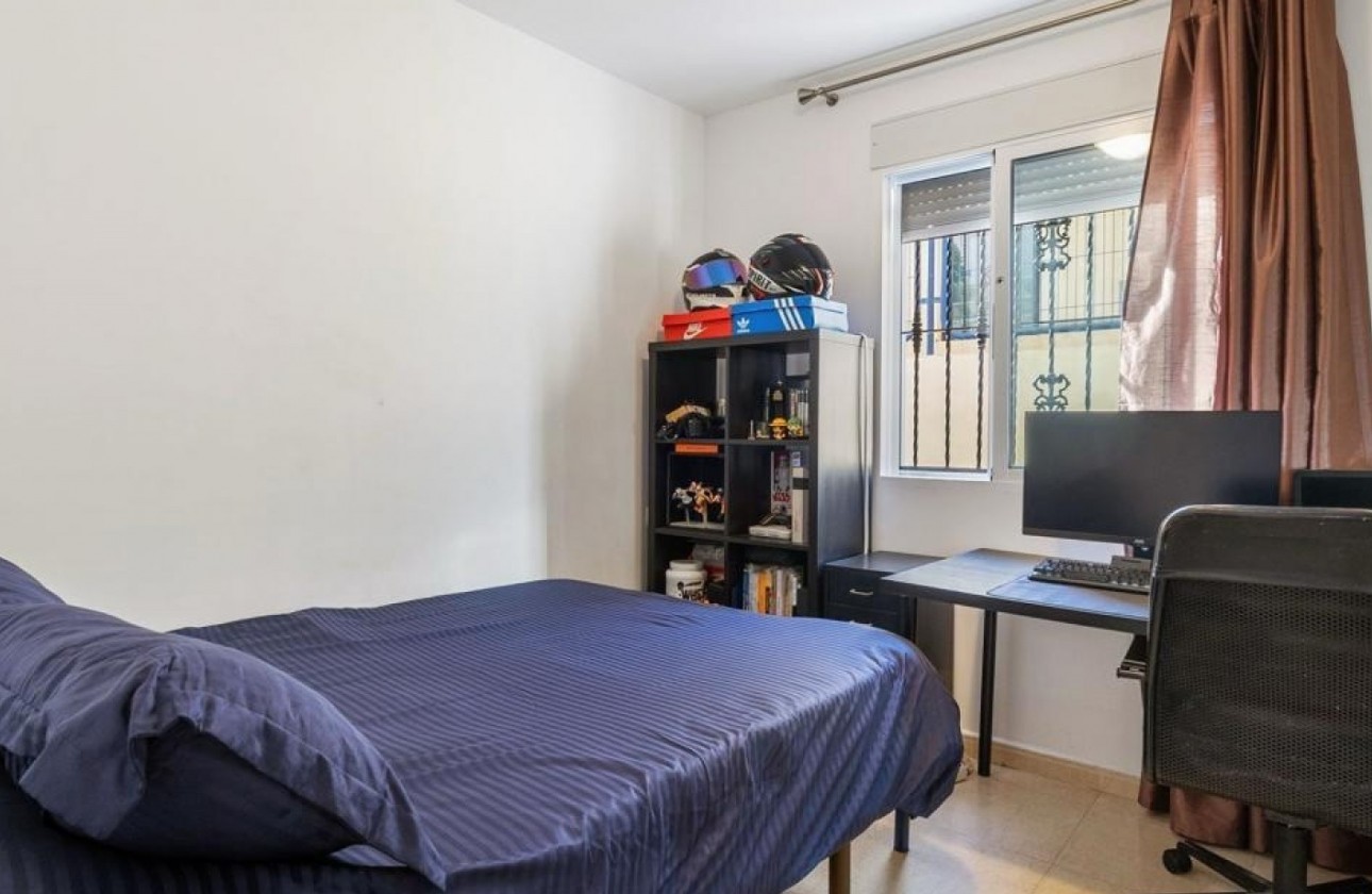 Återförsäljning - Detached Villa - Orihuela Costa - Villamartín