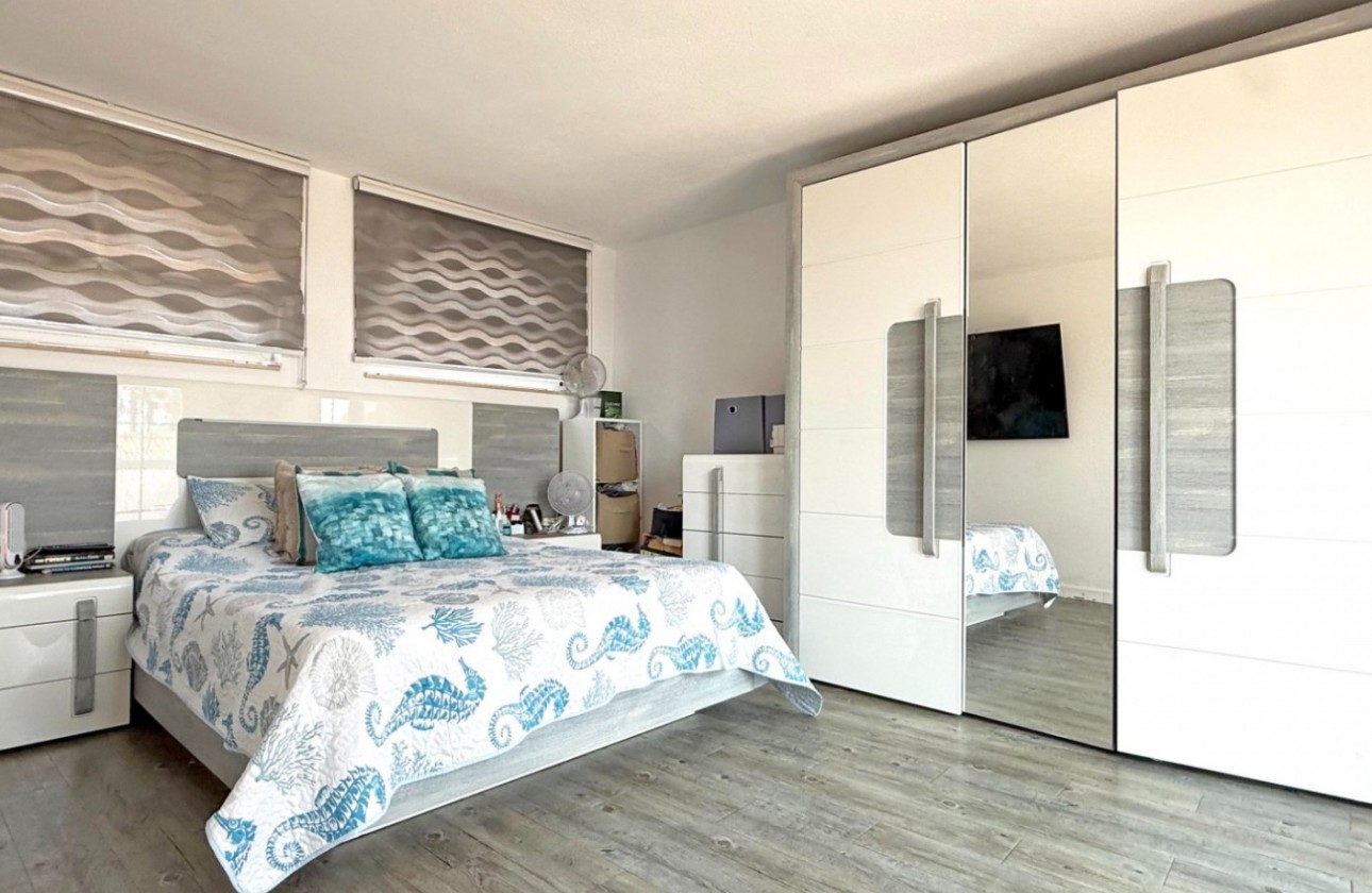 Återförsäljning - Detached Villa - Orihuela Costa - Villamartín