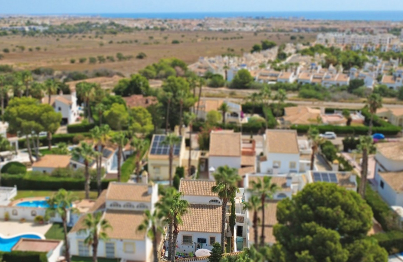 Återförsäljning - Detached Villa - Orihuela Costa - Villamartín