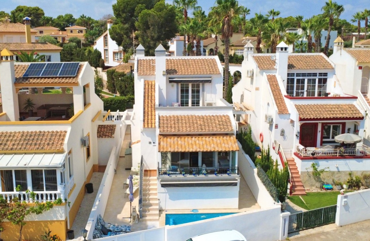 Återförsäljning - Detached Villa - Orihuela Costa - Villamartín