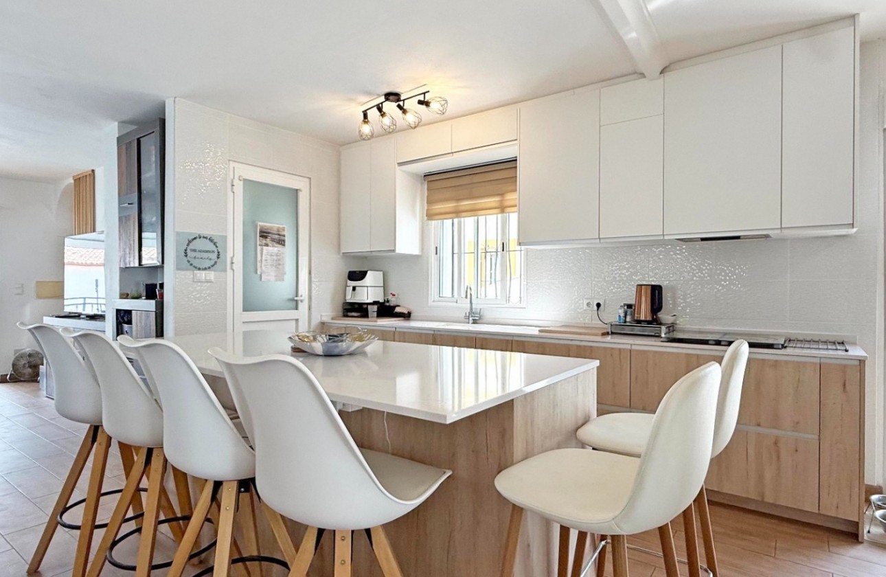 Återförsäljning - Detached Villa - Orihuela Costa - Villamartín