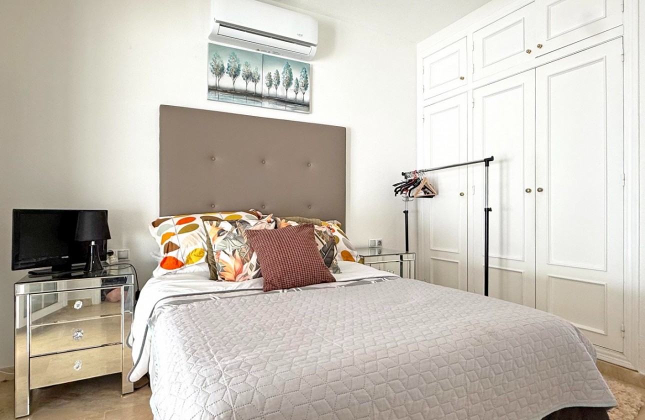 Återförsäljning - Detached Villa - Orihuela Costa - Villamartín