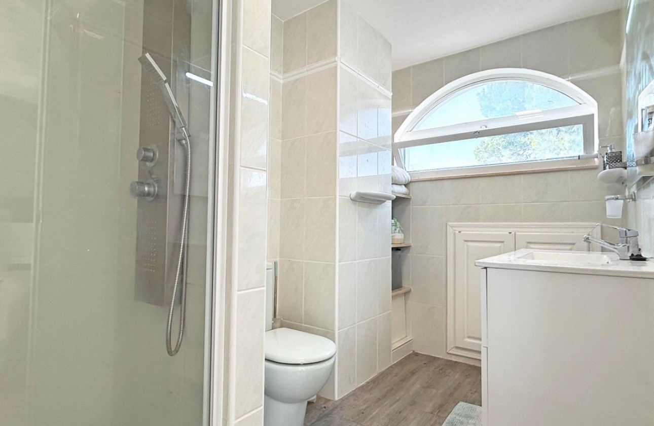 Återförsäljning - Detached Villa - Orihuela Costa - Villamartín