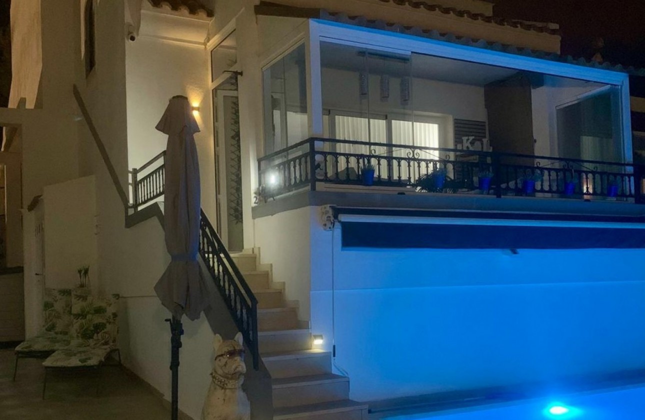 Återförsäljning - Detached Villa - Orihuela Costa - Villamartín