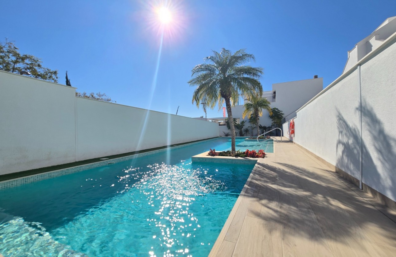 Återförsäljning - Apartment / Flat * - Pilar de la Horadada *