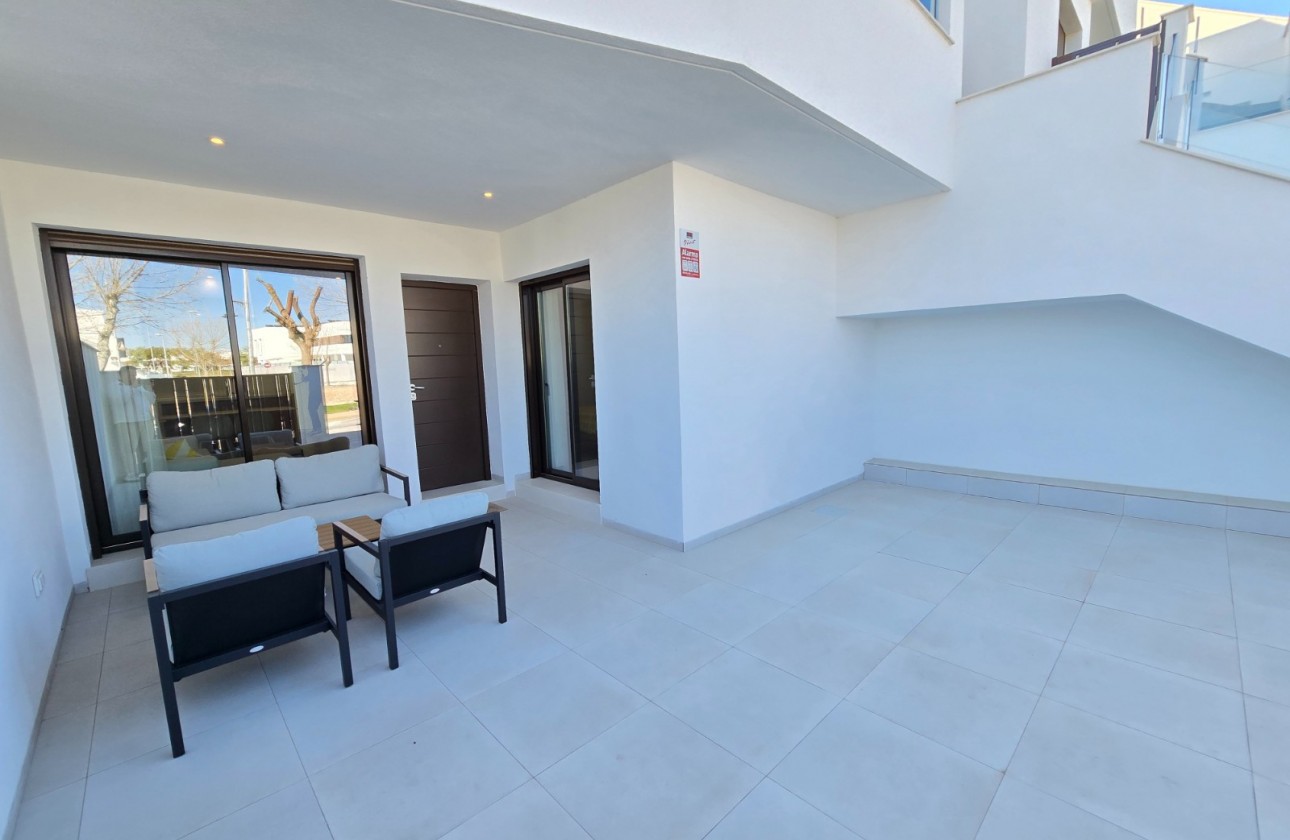 Återförsäljning - Apartment / Flat * - Pilar de la Horadada *