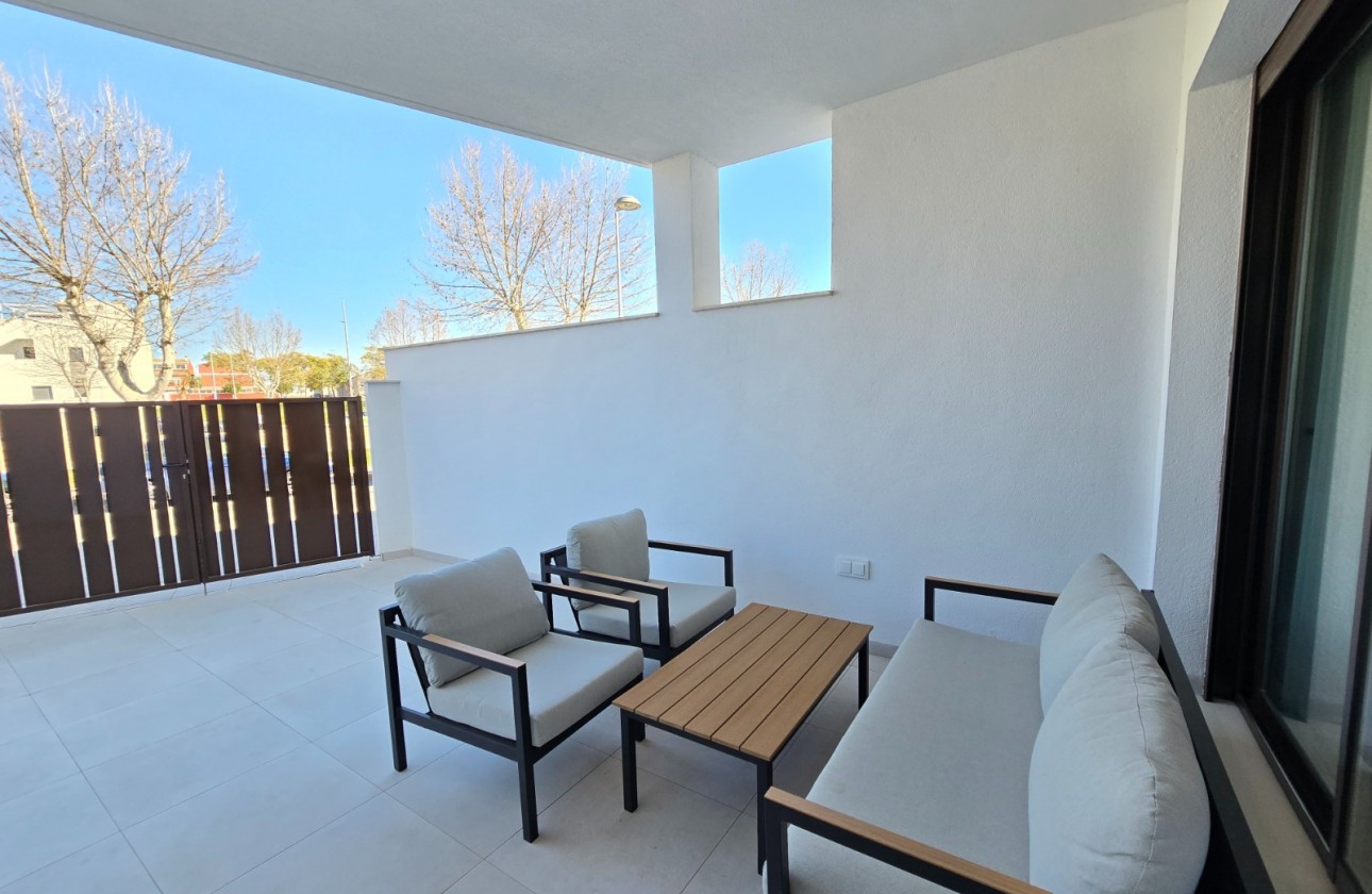 Återförsäljning - Apartment / Flat * - Pilar de la Horadada *