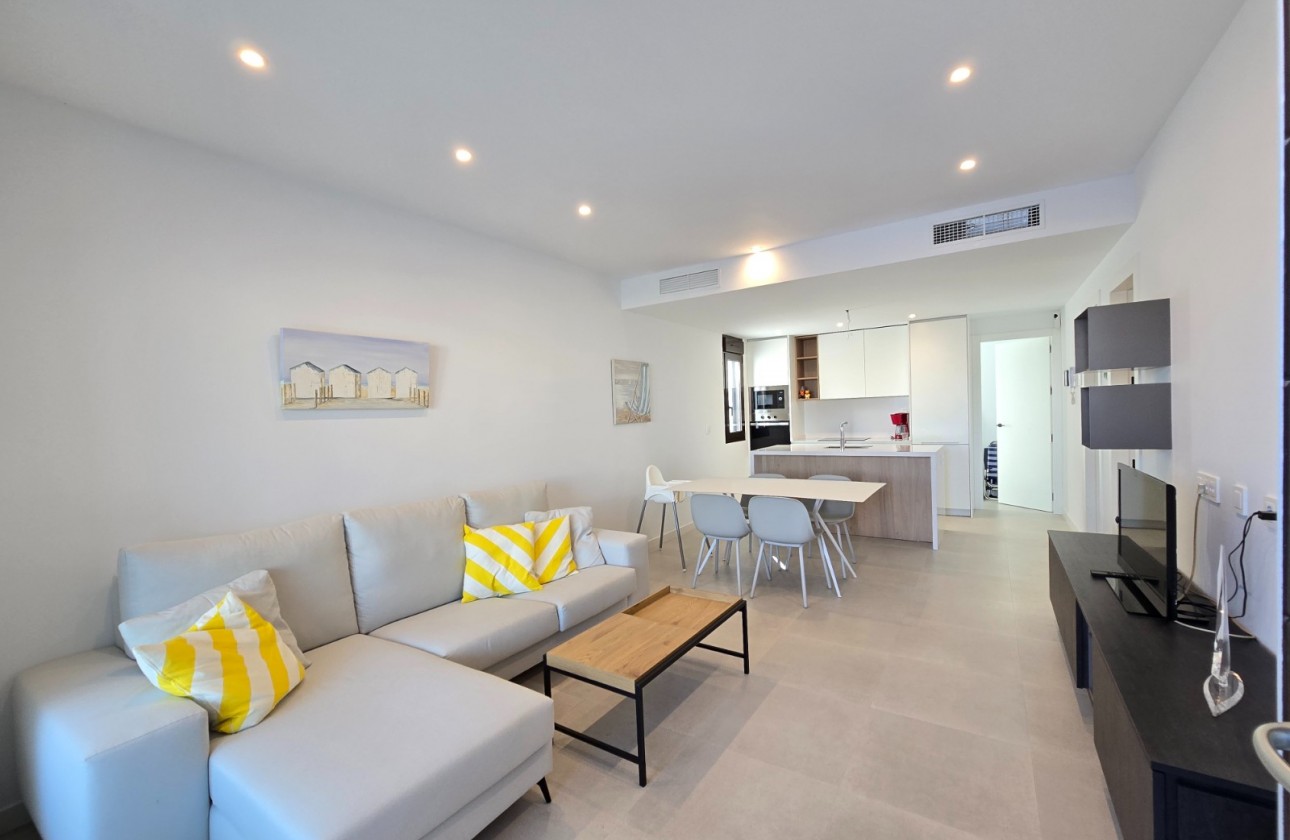 Återförsäljning - Apartment / Flat * - Pilar de la Horadada *