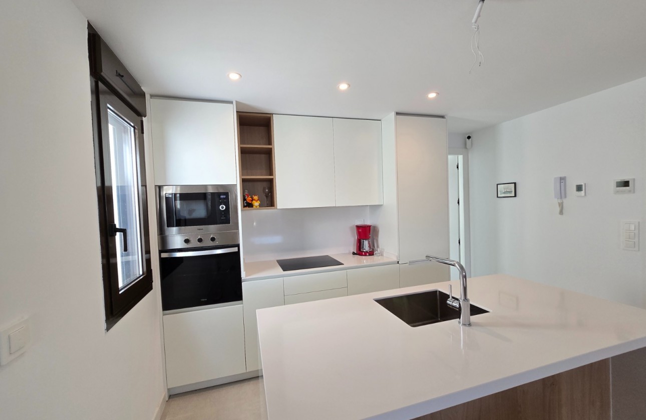 Återförsäljning - Apartment / Flat * - Pilar de la Horadada *