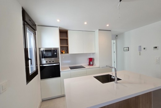 Återförsäljning - Apartment / Flat * - Pilar de la Horadada *
