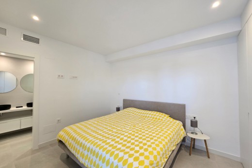 Återförsäljning - Apartment / Flat * - Pilar de la Horadada *