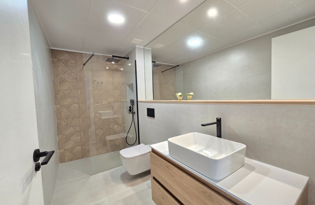 Återförsäljning - Apartment / Flat * - Pilar de la Horadada *