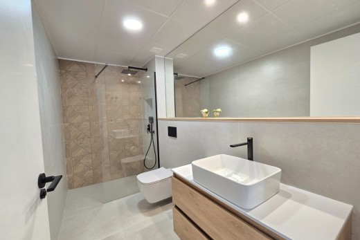 Återförsäljning - Apartment / Flat * - Pilar de la Horadada *