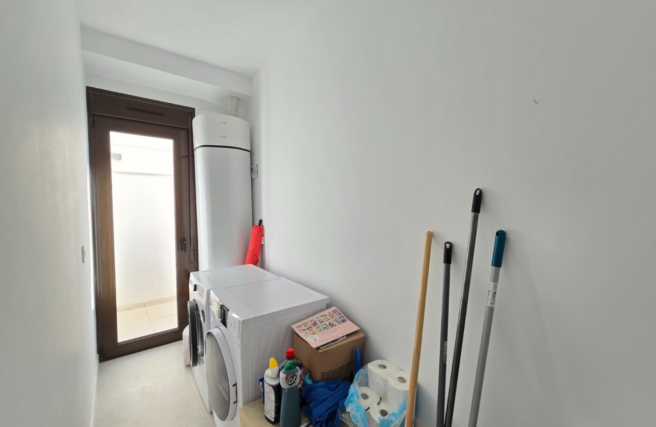 Återförsäljning - Apartment / Flat * - Pilar de la Horadada *