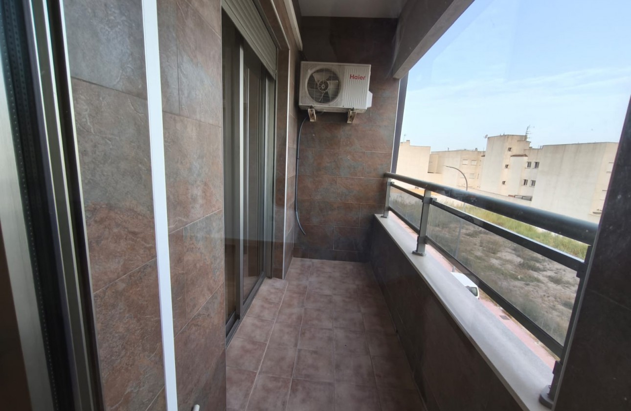 Resale - Apartment - San Isidro De Albatera - San Isidro
