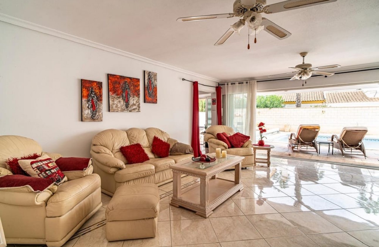 Reventa - Chalet - Orihuela Costa - Villamartin