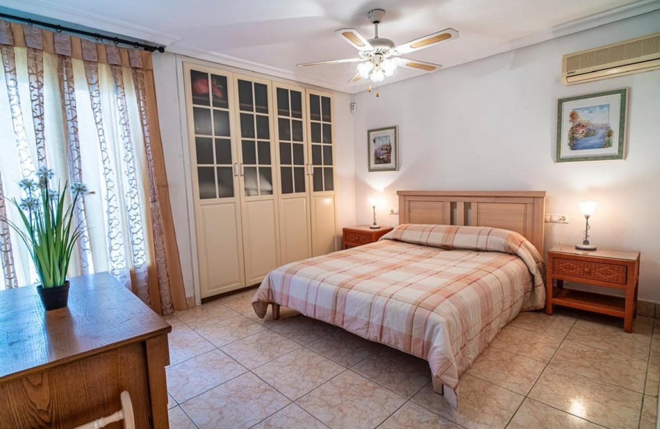 Reventa - Chalet - Orihuela Costa - Villamartin