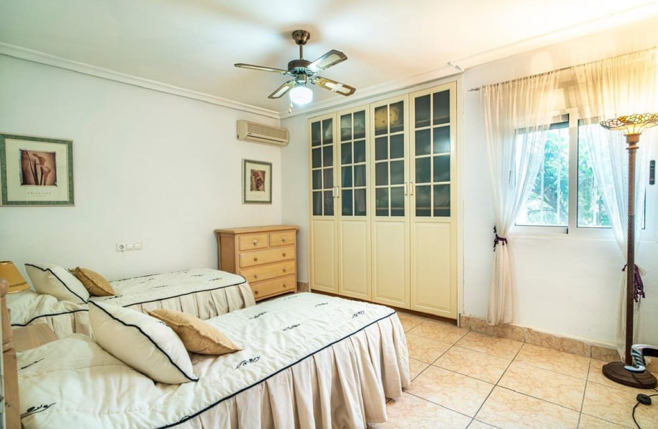 Reventa - Chalet - Orihuela Costa - Villamartin