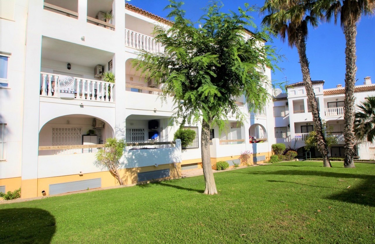 Resale - Apartment - Villamartin