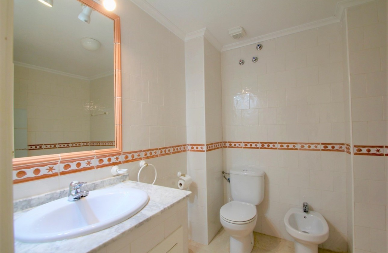 Resale - Apartment - Villamartin