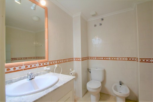 Resale - Apartment - Villamartin