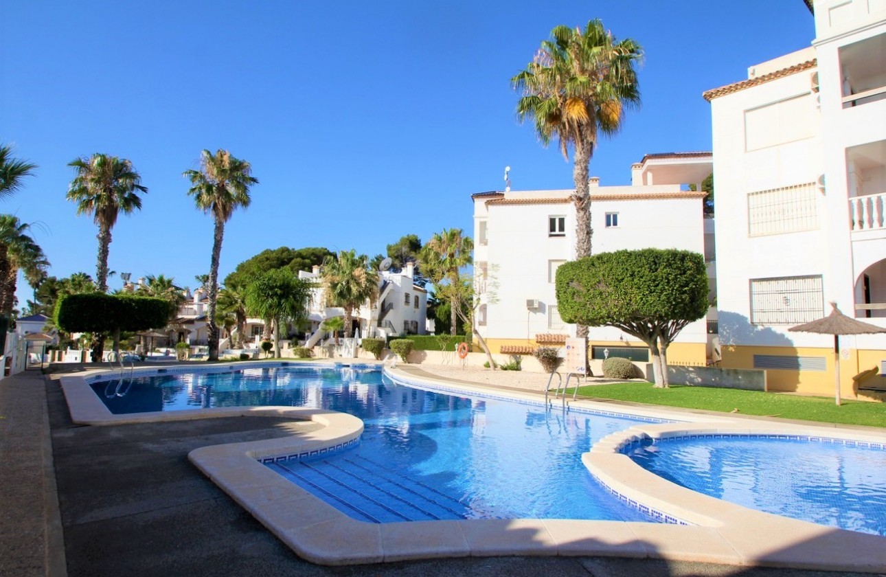 Resale - Apartment - Villamartin