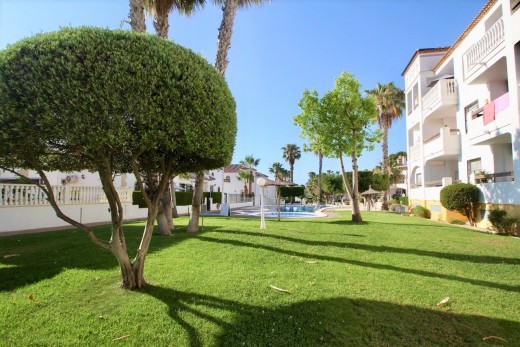 Resale - Apartment - Villamartin