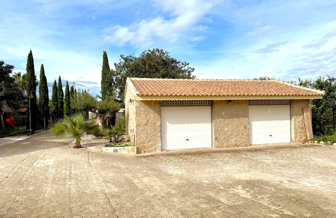 Resale - Villa - San Miguel De Salinas