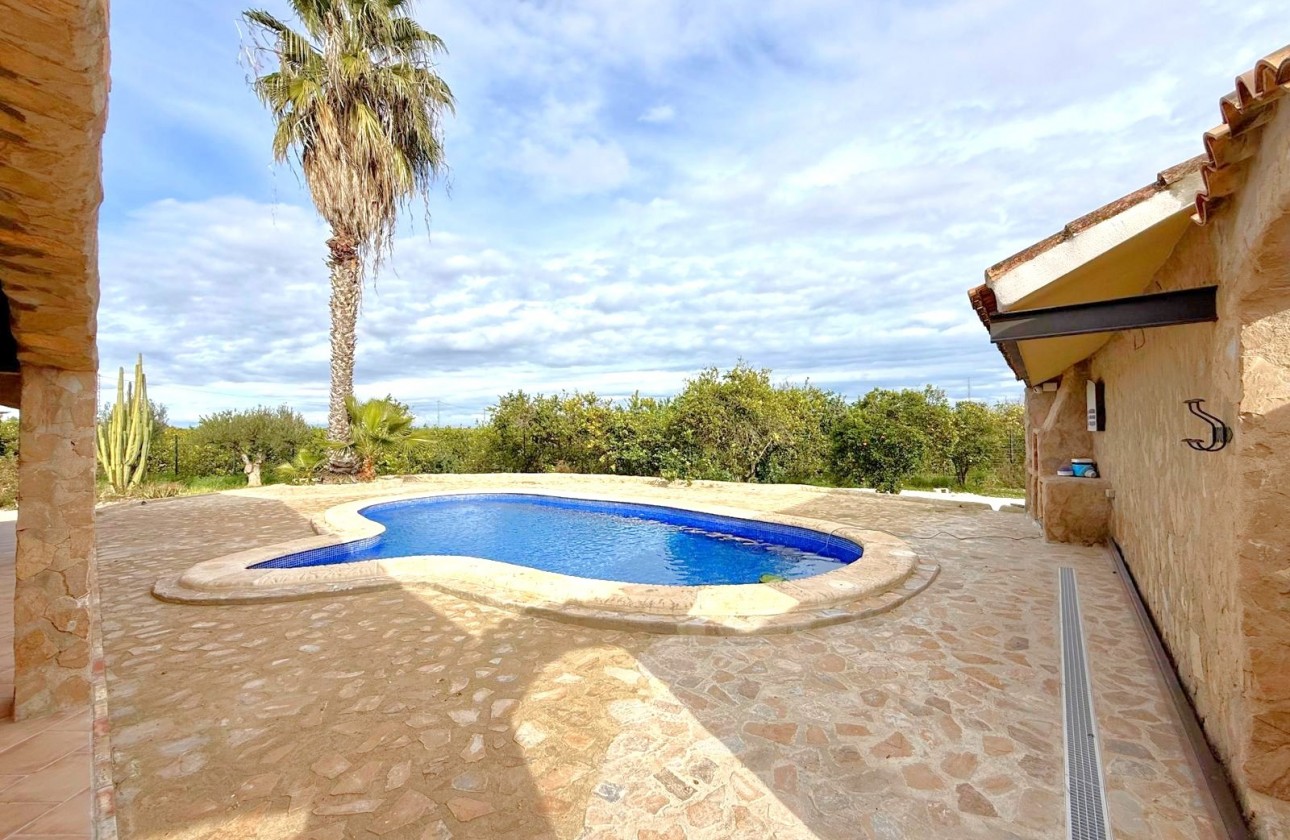 Resale - Villa - San Miguel De Salinas