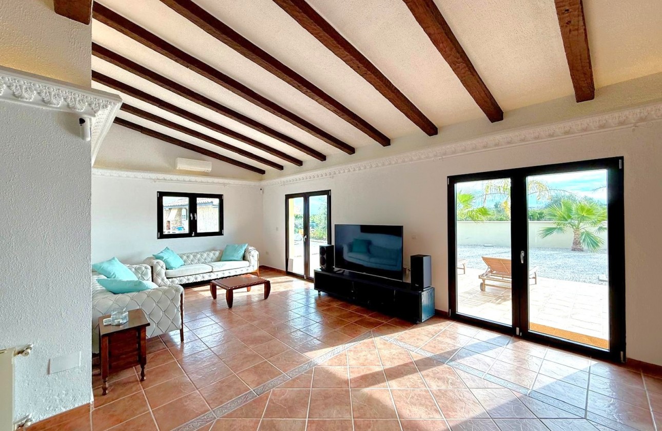 Resale - Villa - San Miguel De Salinas